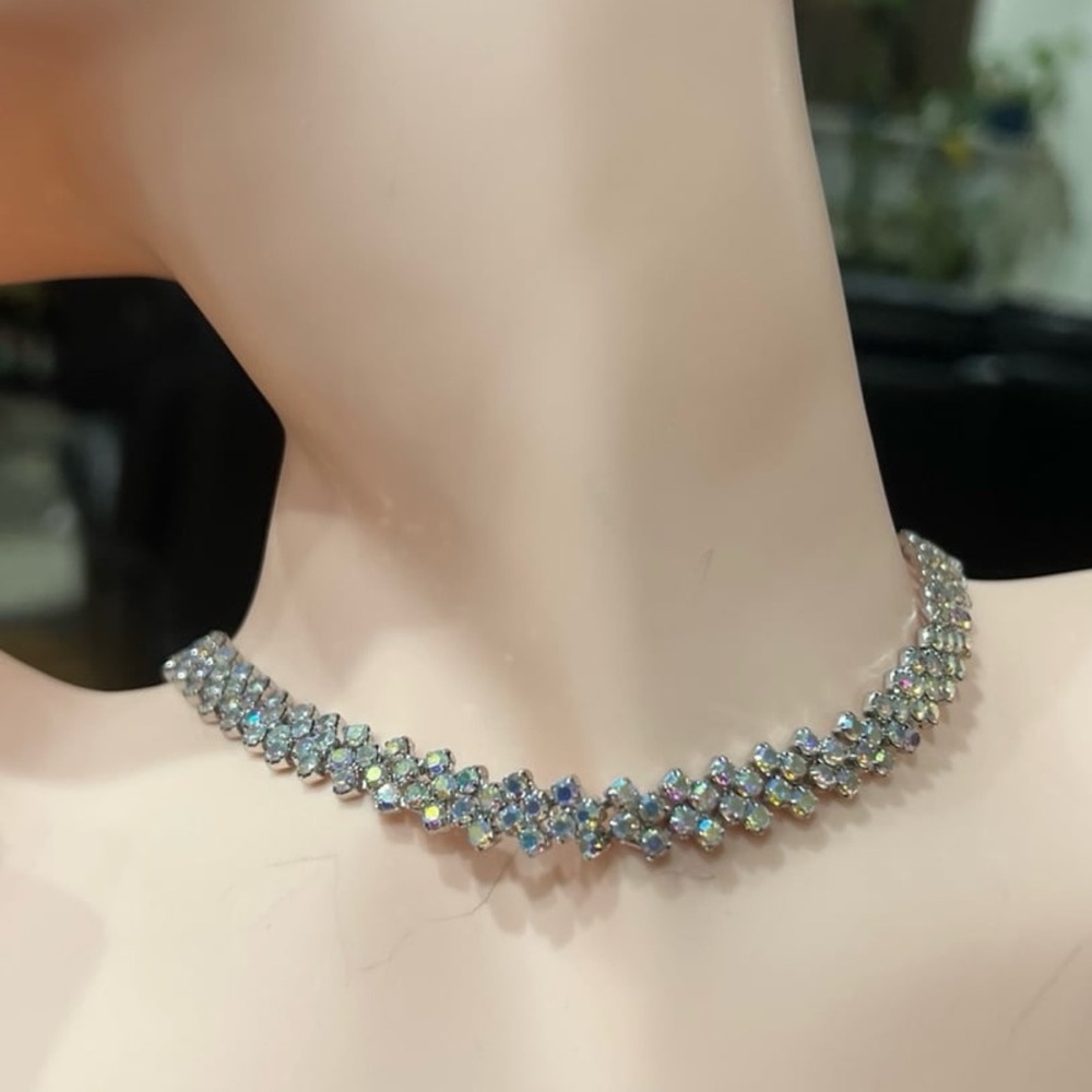 Gorgeous AB crystal choker/short necklace with swarovski elements CABR1 - Picture 6 of 11